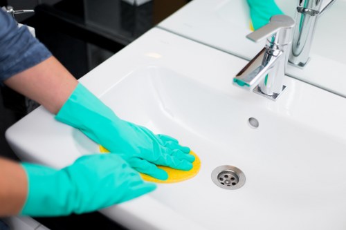 Detailed kitchen and bathroom end of tenancy cleaning in Bermondsey